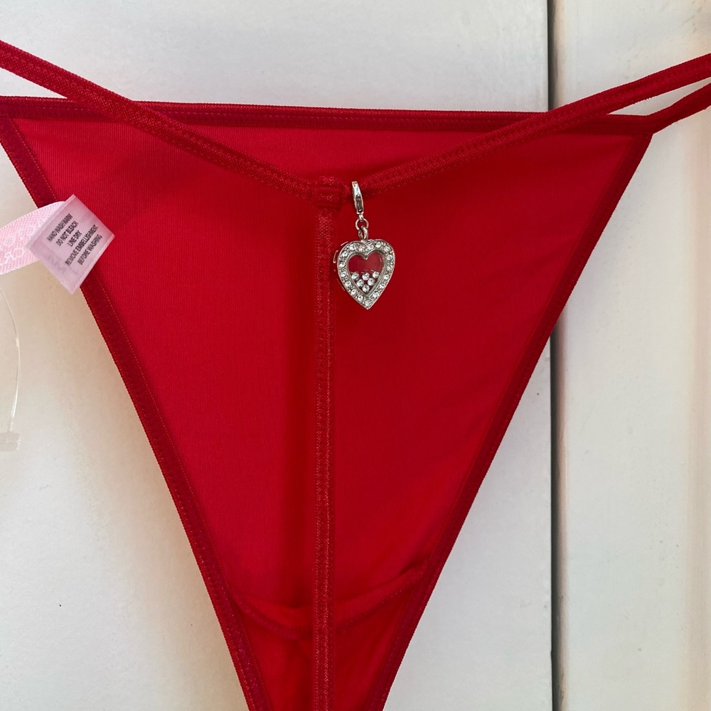 Victoria’s Secret Red Rhinestone Heart Charm Thong, very nice !